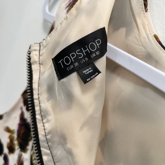 TOP SHOP | Pleat Front Printed Mini Dress - Picture 4 of 4